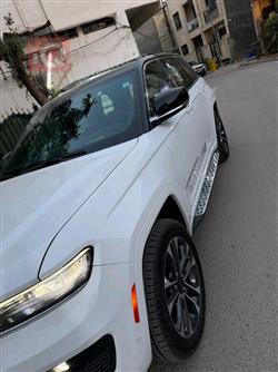 جیپ گراند شیرۆکی